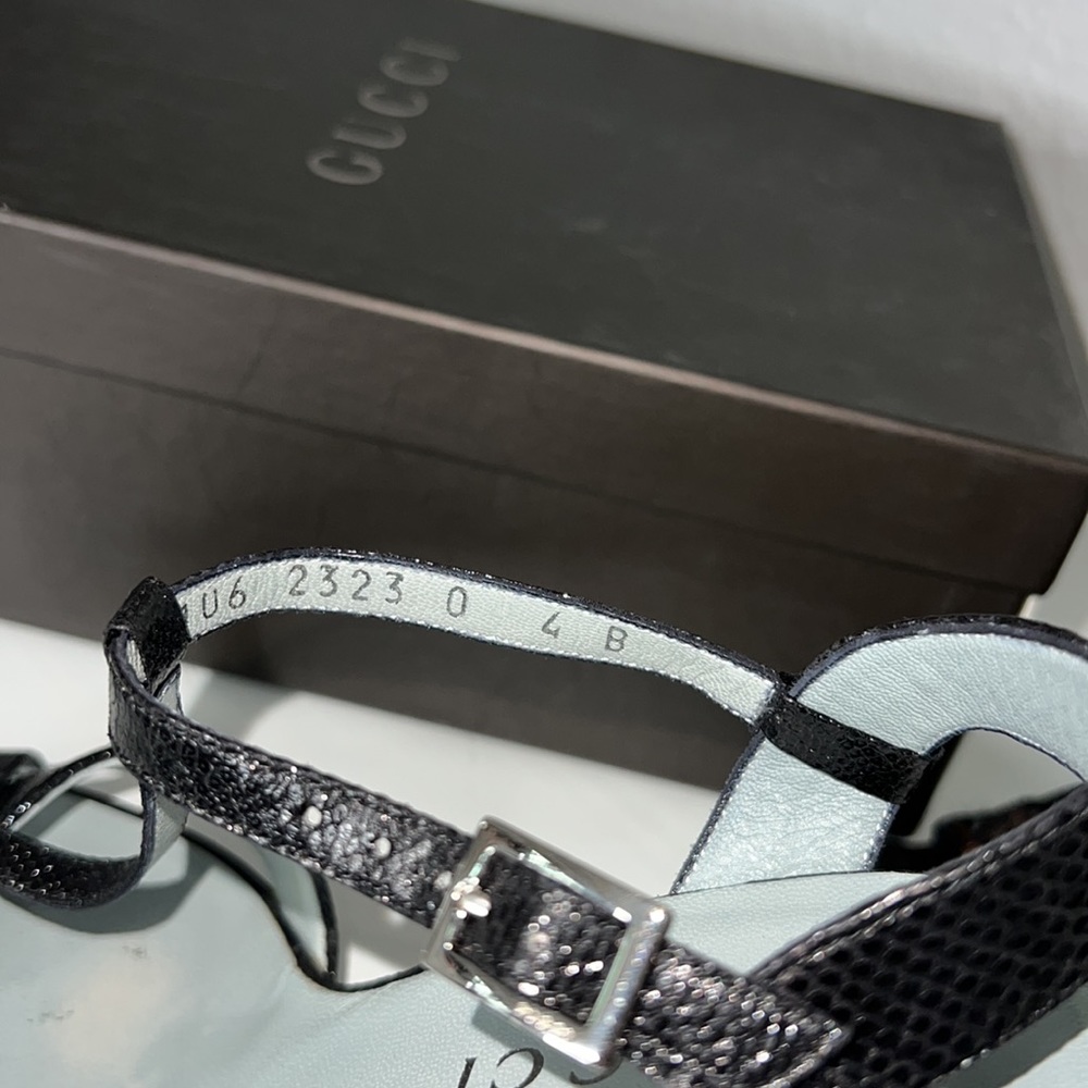 Gucci Black and Cream Sandals - Picture 8 of 9